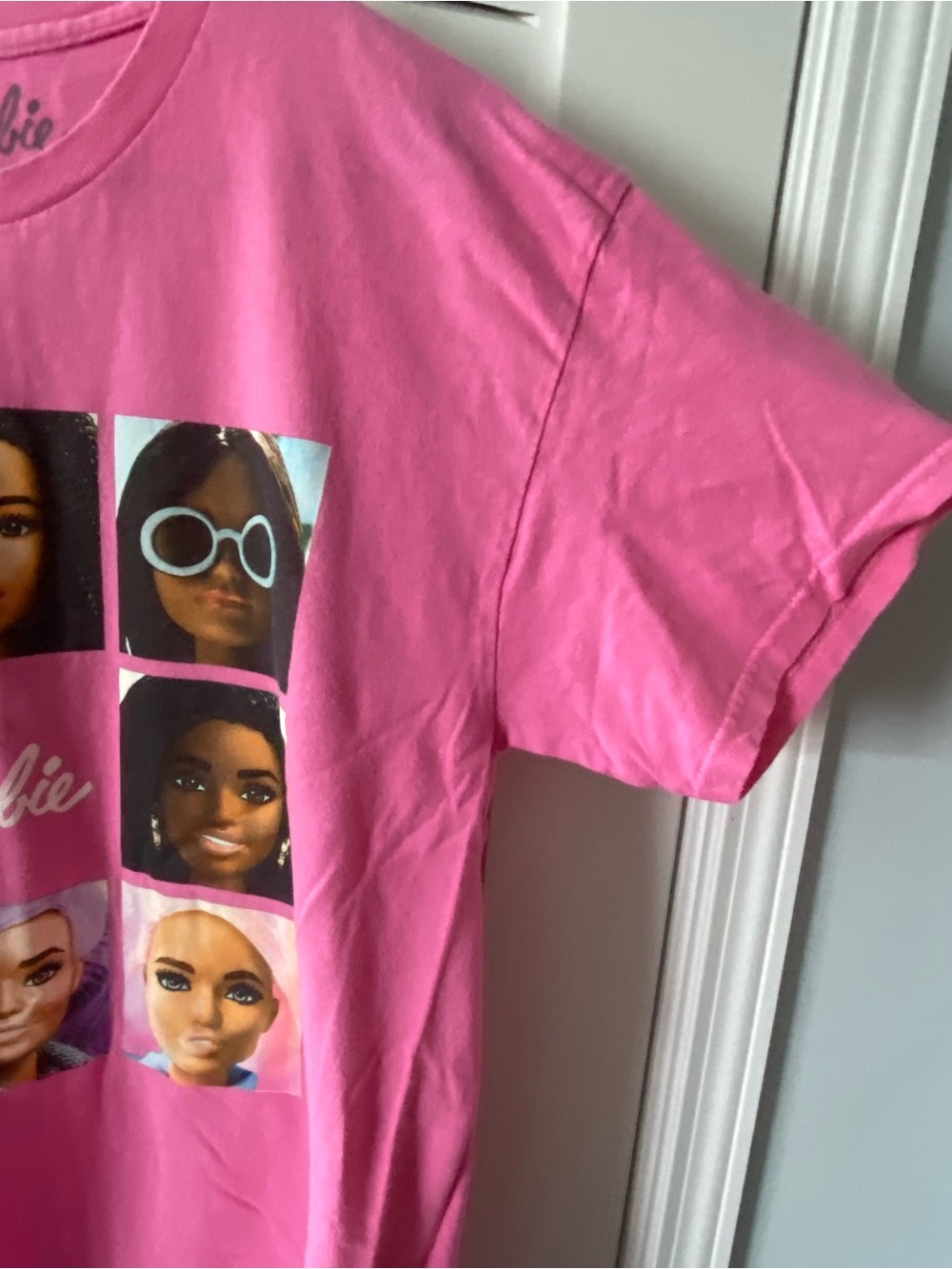 Barbie Mattel Pink Graphic Short Sleeve Tshirt 100% Cotton Size Large - Picture 3 of 5